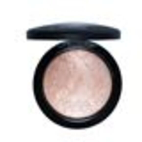 MAC Mineralize Skinfinish Highlighter - Soft and Gentle - Picture 3 of 3